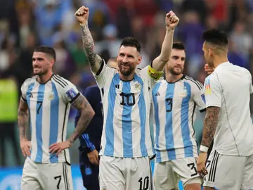 Leo Messi celebra una la victoria de la selección argentina Leo Messi celebra una la victoria de la selección argentina
