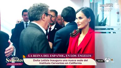 La reina Letizia se estrena en Los Ángeles con un impresionante look rojo intenso