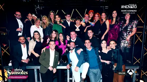 ¡Ya ha llegado la Navidad! Así lo celebraron Sonsoles Ónega y todos los colaboradores del programa ¡Ya ha llegado la Navidad! Así lo celebraron Sonsoles Ónega y todos los colaboradores del programa