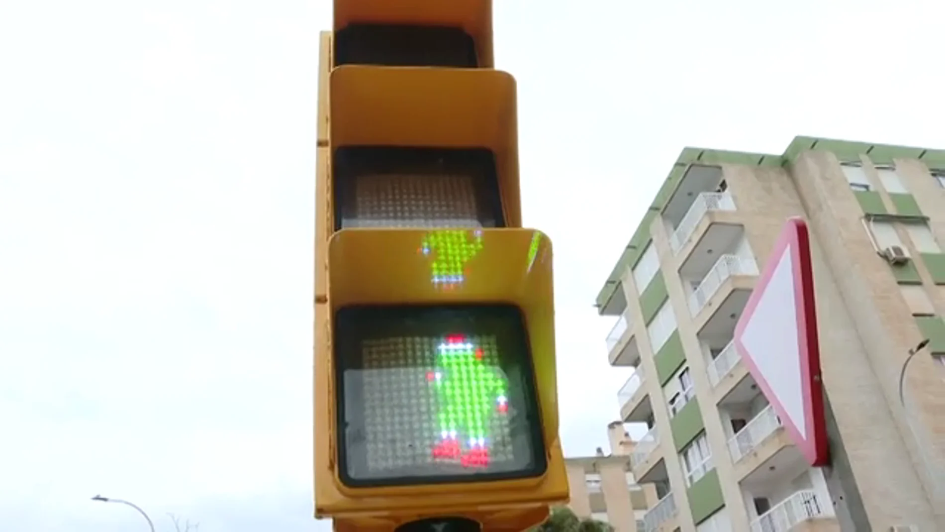 Así son los villancicos del semáforo de Chiquito de la Calzada en Málaga 