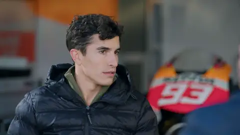 Marc Márquez se moja con el amor Marc Márquez se moja con el amor