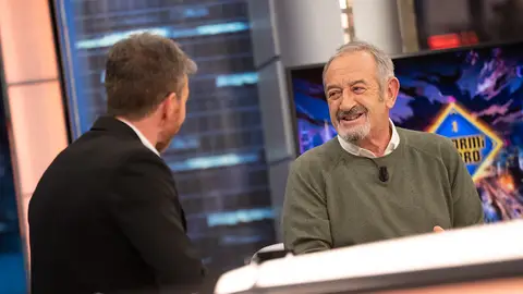 Karlos Arguiñano confiesa qué le cuesta más como cocinero: “Es lo que más domina mi hermana y mi hijo” Karlos Arguiñano confiesa qué le cuesta más como cocinero: “Es lo que más domina mi hermana y mi hijo”