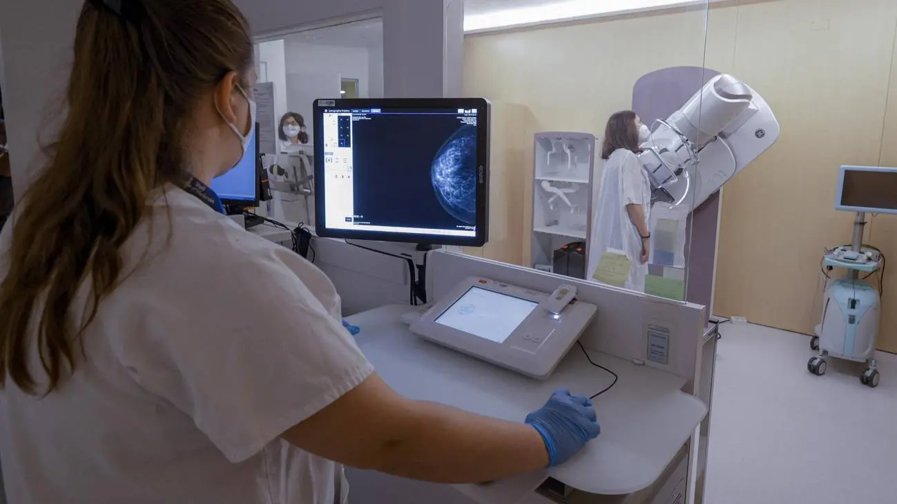 Anastrozol, una píldora que cuesta menos de cinco céntimos al día, se recetará desde hoy en Reino Unido a mujeres con riesgo de sufrir cáncer de mama Anastrozol, una píldora que cuesta menos de cinco céntimos al día, se recetará desde hoy en Reino Unido a mujeres con riesgo de sufrir cáncer de mama