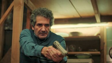 Esta noche en 'Hermanos': Orhan, a punto de disparar a los ladrones para defender a su familia