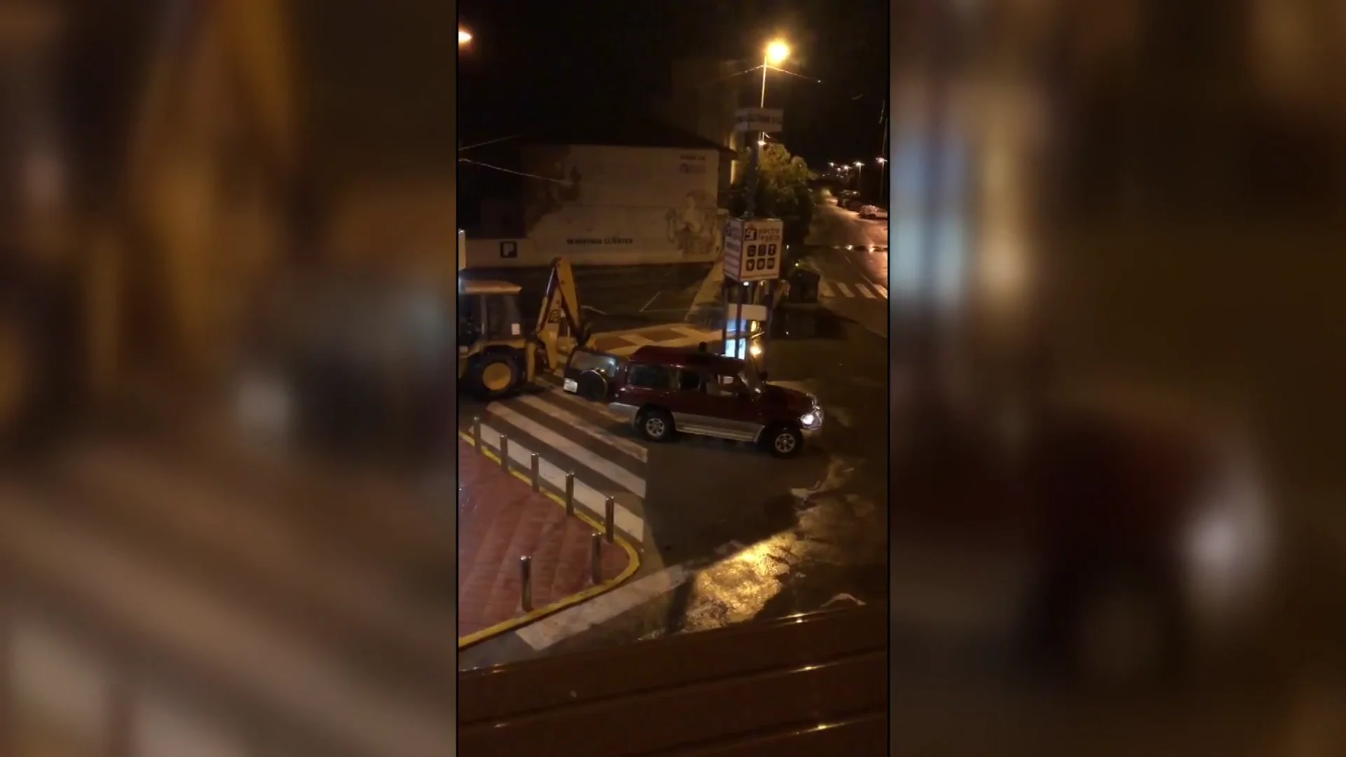 Asaltan una tienda con una excavadora en Torre Pacheco Asaltan una tienda con una excavadora en Torre Pacheco