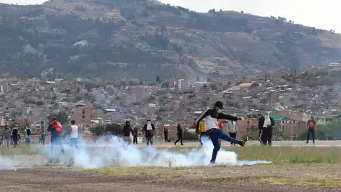 Altercados en Perú en plena crisis política Altercados en Perú en plena crisis política