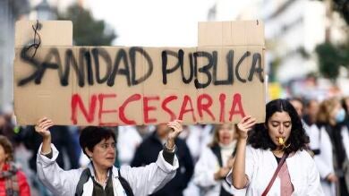 La sanidad, en la UCI: los sanitarios piden un pacto de estado mientras el sistema colapsa
