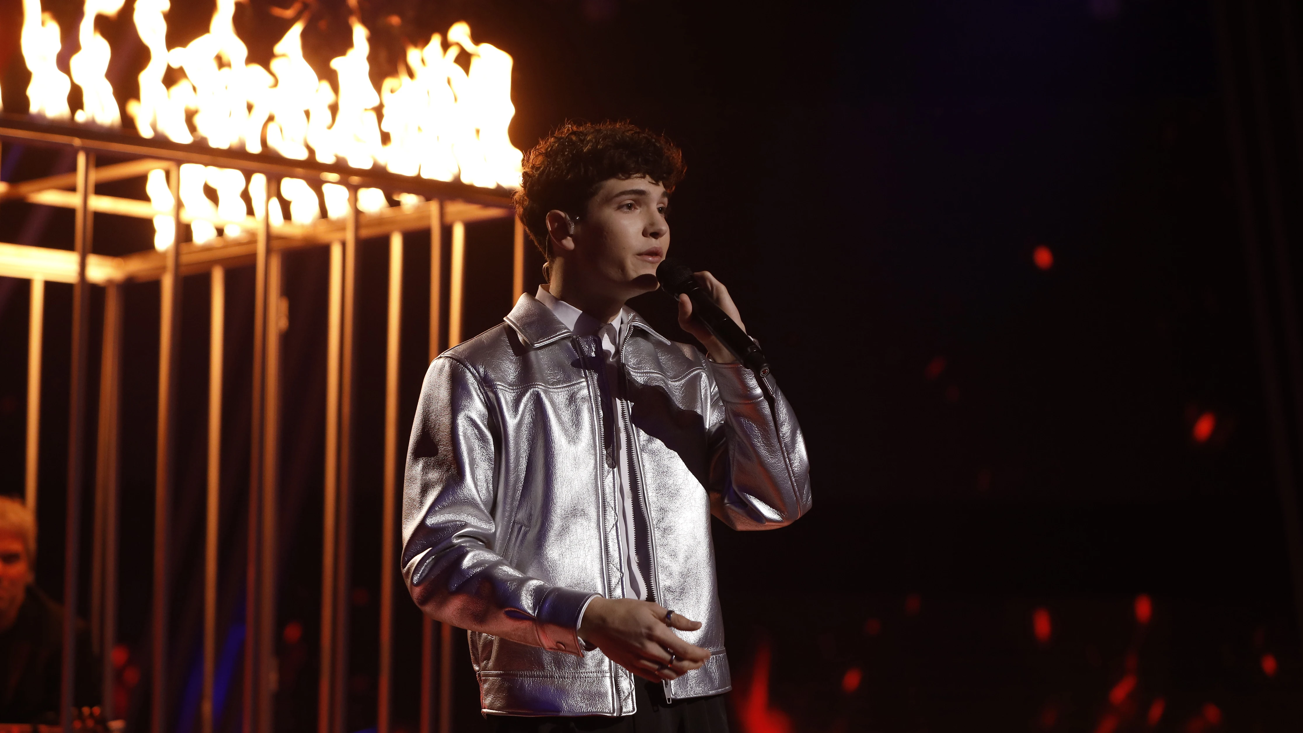 La delicada versión de Javier Crespo sacándonos a bailar con ‘La bachata’ en la Gran Final de ‘La Voz’