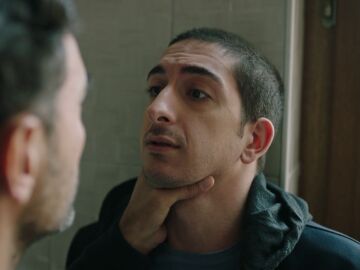 Eren, a punto de matar a Engin tras sus amenazas: &ldquo;Voy a apretar el gatillo. No me pongas a prueba&rdquo; 