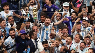 La reacci&oacute;n de Messi instantes antes de ganar el Mundial: "Vamos Diego, d&aacute;selo"