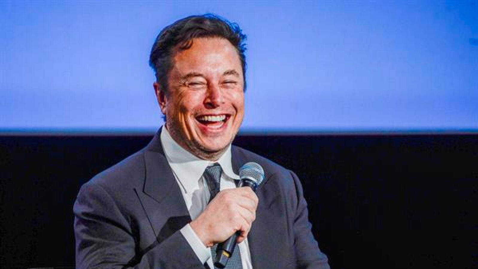 Elon Musk confirma que dejará Twitter cuando encuentre a un 