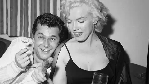 Tony Curtis y Marilyn Monroe Tony Curtis y Marilyn Monroe
