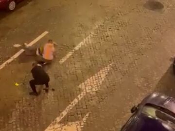 El vídeo de la brutal pelea con patadas y puñetazos en Ourense