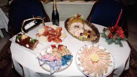 Imagen de archivo de una cena de Nochebuena Imagen de archivo de una cena de Nochebuena