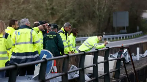 Imagen del puente por el que se precipitaba este sábado el autobús Imagen del puente por el que se precipitaba este sábado el autobús