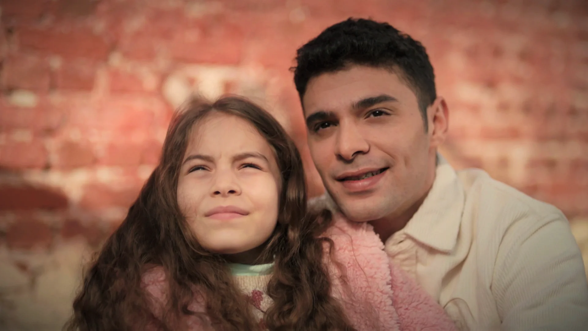 El bonito sueño de Emel con el que se reencuentra con Kadir: “Siempre estaré a vuestro lado” El bonito sueño de Emel con el que se reencuentra con Kadir: “Siempre estaré a vuestro lado”