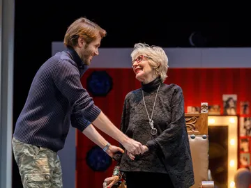 Concha Velasco con su hijo Manuel Concha Velasco con su hijo Manuel