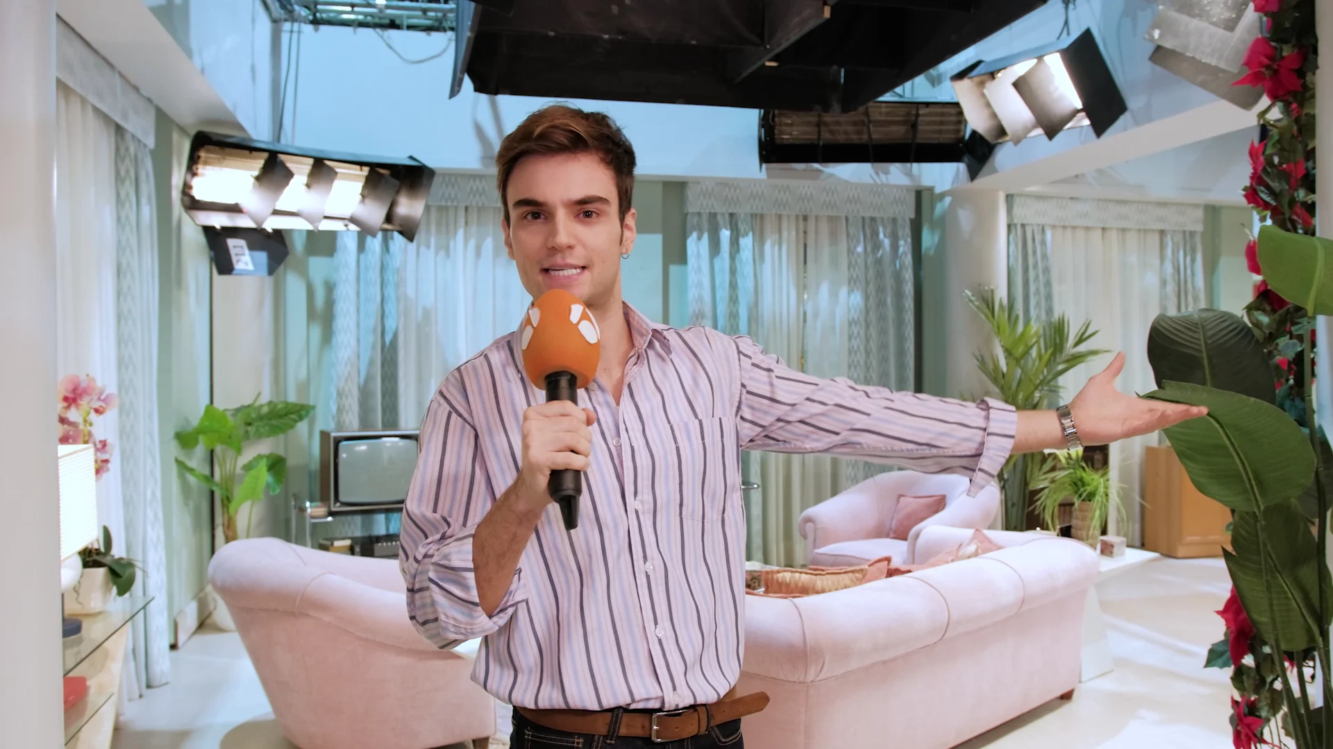 Descubre los secretos que esconde el set de rodaje de ‘Amar es para siempre’: “Es la magia de la televisión” Descubre los secretos que esconde el set de rodaje de ‘Amar es para siempre’: “Es la magia de la televisión”