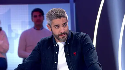 Roberto Leal hace un juego de palabras al más puro estilo de Orestes: “Perdónenme esto en casa” Roberto Leal hace un juego de palabras al más puro estilo de Orestes: “Perdónenme esto en casa”