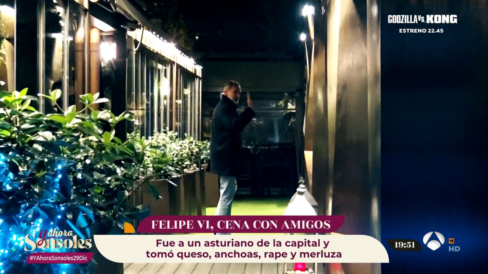 El rey Felipe VI, de comida navideña con sus amigos en un céntrico restaurante de Madrid