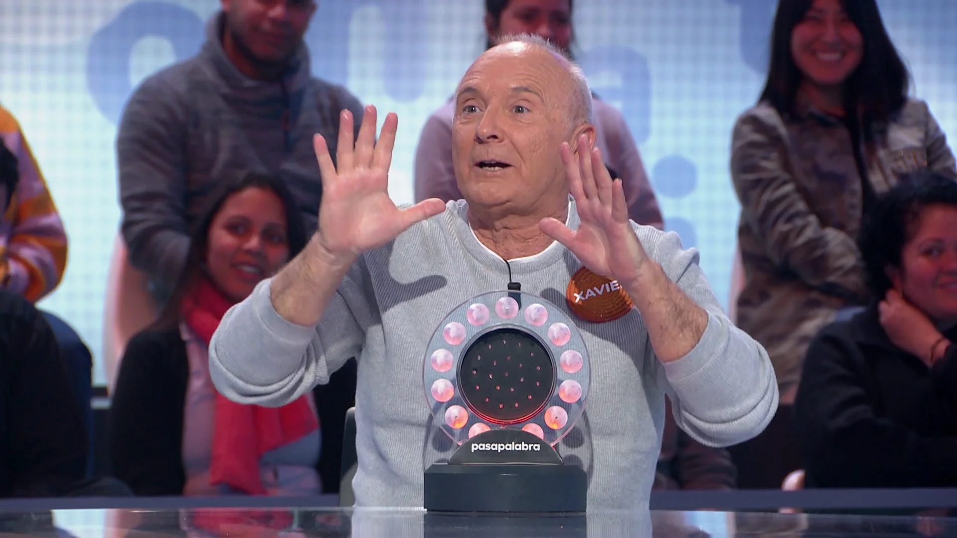 La &lsquo;bronca&rsquo; de Roberto Leal a Xavier Deltell por su chivatazo en &lsquo;La Pista&rsquo;: &ldquo;Eso no se puede&rdquo;