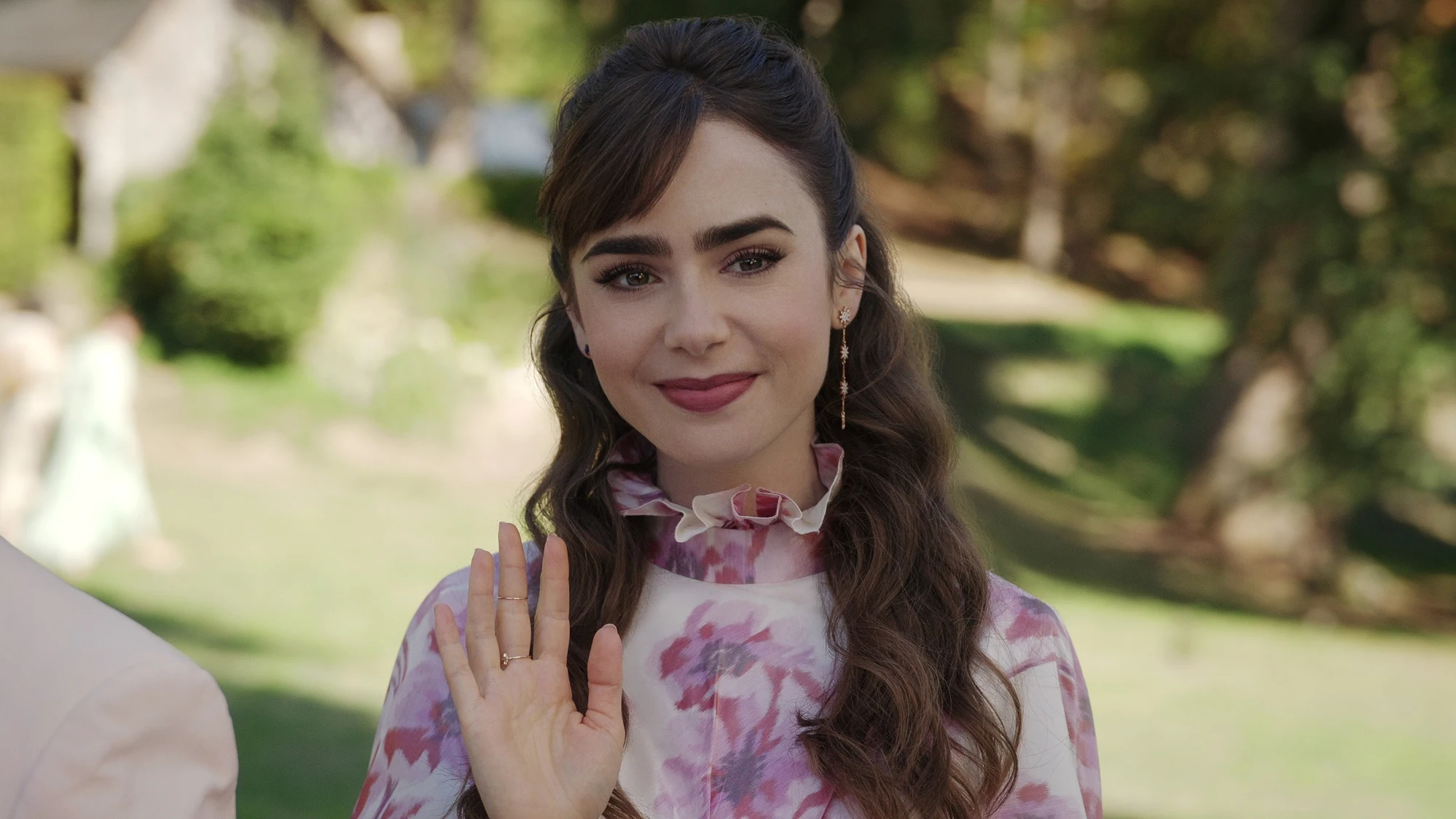 Lily Collins en la temporada 3 de 'Emily en París' Lily Collins en la temporada 3 de 'Emily en París'