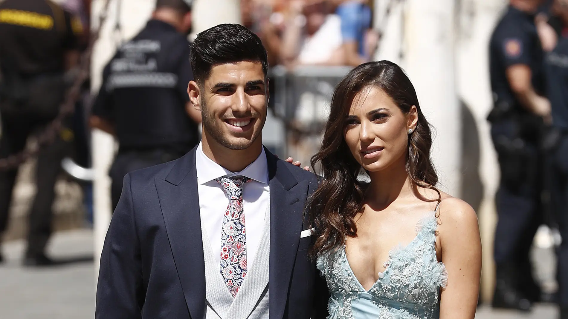 Marco Asensio y Sandra Garal en la boda de Sergio Ramos y Pilar Rubio.