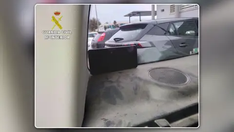 Dispositivo con el que un hombre espiaba a su exmujer en Sevilla Dispositivo con el que un hombre espiaba a su exmujer en Sevilla