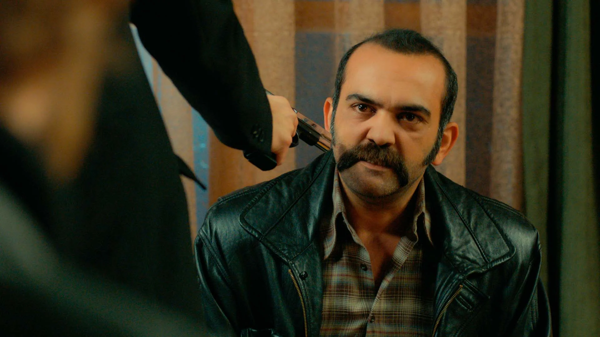 Fikret y Çetin amenazan a Vahap tras descubrir su secreto: “Dinos todo sobre Hakan Gümüşoğlu” Fikret y Çetin amenazan a Vahap tras descubrir su secreto: “Dinos todo sobre Hakan Gümüşoğlu”