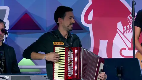 Adrián y su acordeón deslumbran en el especial de ‘La ruleta de la suerte’ Adrián y su acordeón deslumbran en el especial de ‘La ruleta de la suerte’