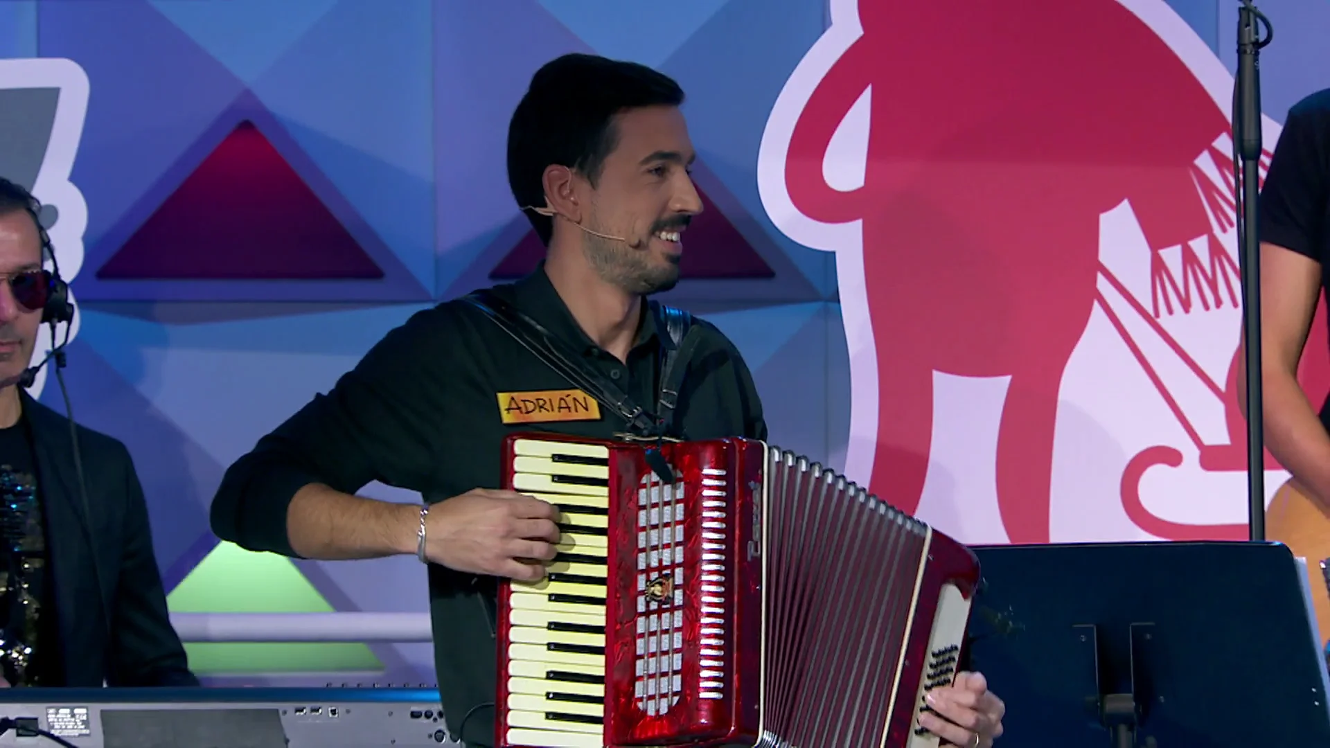Adrián y su acordeón deslumbran en el especial de ‘La ruleta de la suerte’ Adrián y su acordeón deslumbran en el especial de ‘La ruleta de la suerte’