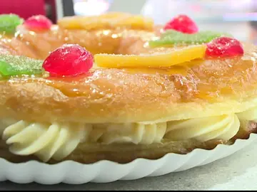 Roscón de Reyes con 10.000 euros dentro Roscón de Reyes con 10.000 euros dentro