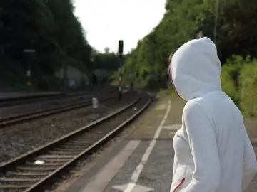 Persona en las vías del tren Persona en las vías del tren
