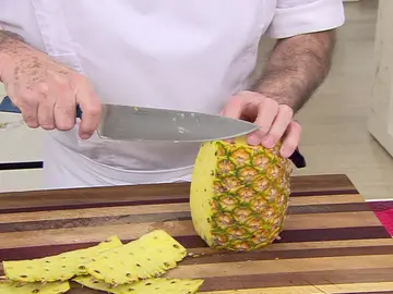 El consejo de Karlos Arguiñano para pelar la piña a la perfección El consejo de Karlos Arguiñano para pelar la piña a la perfección