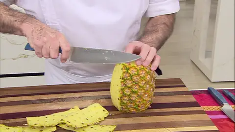 El consejo de Karlos Arguiñano para pelar la piña a la perfección El consejo de Karlos Arguiñano para pelar la piña a la perfección