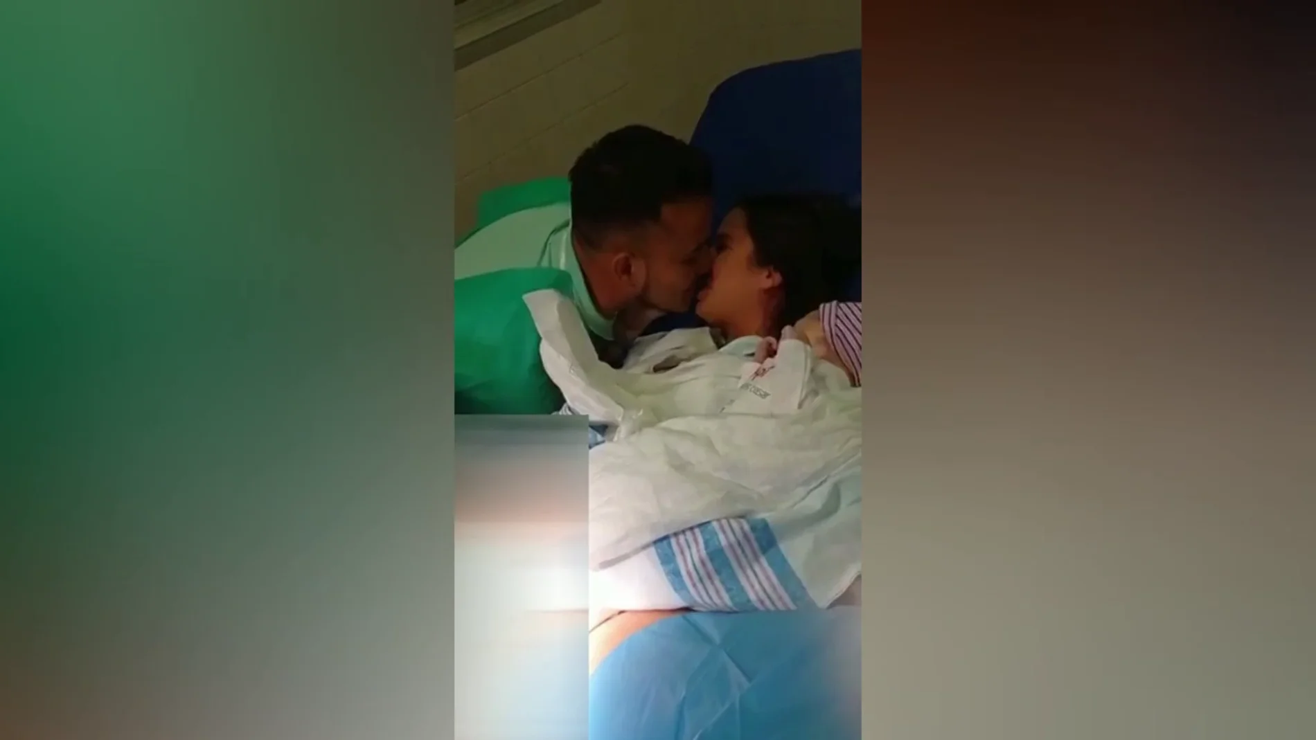 Nace el primer bebé de Jaén con una doble petición de matrimonio bajo el brazo  