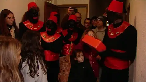 Los 'negrets' de la cabalgata de Alcoy Los 'negrets' de la cabalgata de Alcoy