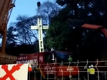 Castellón dice adiós a la Cruz de Ribalta: "Es un día histórico para la Democracia" Castellón dice adiós a la Cruz de Ribalta: "Es un día histórico para la Democracia"