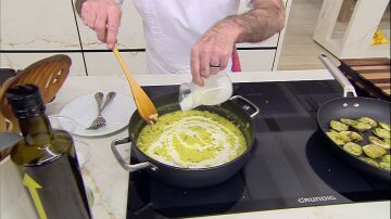 Salmonetes con arroz y alcachofas