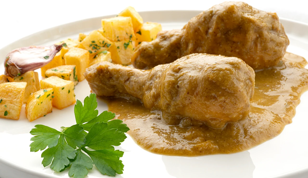 Jamoncitos de pollo con salsa de almendra