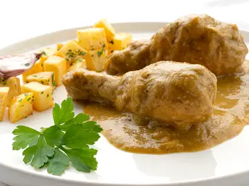 Jamoncitos de pollo con salsa de almendra Jamoncitos de pollo con salsa de almendra