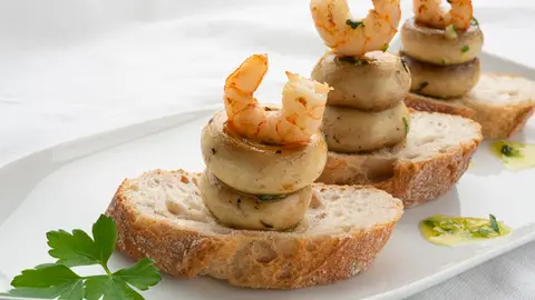 Un entrante de lujo para el día de Reyes: Champiñones a la plancha con gamba Un entrante de lujo para el día de Reyes: Champiñones a la plancha con gamba