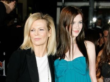 Kim Basinger y su hija Ireland Baldwin