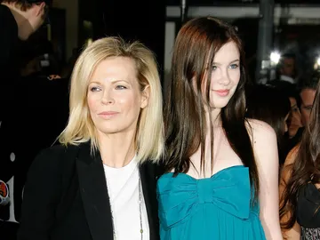 Kim Basinger y su hija Ireland Baldwin Kim Basinger y su hija Ireland Baldwin