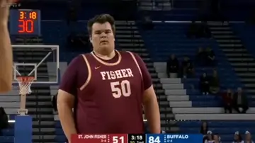 Connor Williams, la sensación del baloncesto universitario en EE.UU: mide 2'13 y pesa 163 kilos