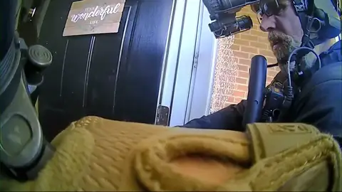 La policía abate al ganador de un Grammy La policía abate al ganador de un Grammy