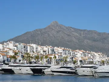 Puerto Banus (Marbella) Puerto Banus (Marbella)