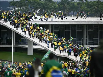 Asalto al Congreso de Brasil por parte de los seguidores de Bolsonaro Asalto al Congreso de Brasil por parte de los seguidores de Bolsonaro