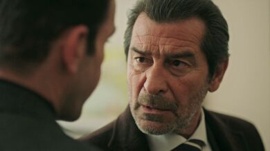 Pars lo tiene claro: ¡Yekta o alguien de su familia ayudó a Engin en su plan de fuga! 