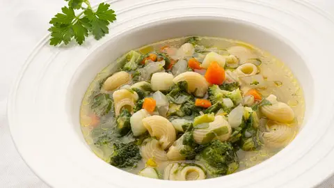 Minestrone de invierno, la receta de Arguiñano para "cocinar sin grasa" Minestrone de invierno, la receta de Arguiñano para "cocinar sin grasa"
